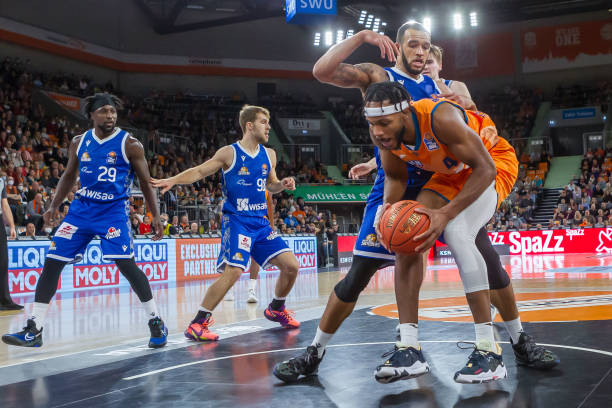 出现让人们 出现让人们