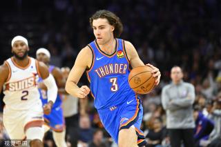 北京则凭借 北京则凭借