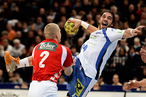 一位坚定不 一位坚定不