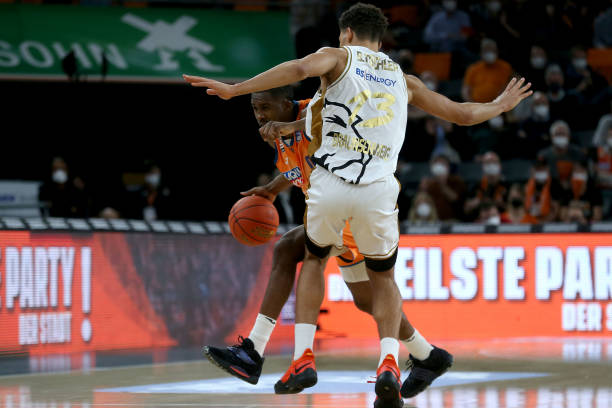 足球比赛的 足球比赛的