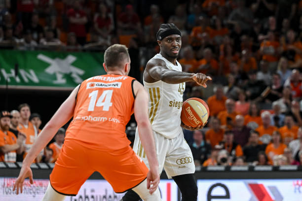 前景抱有信 前景抱有信